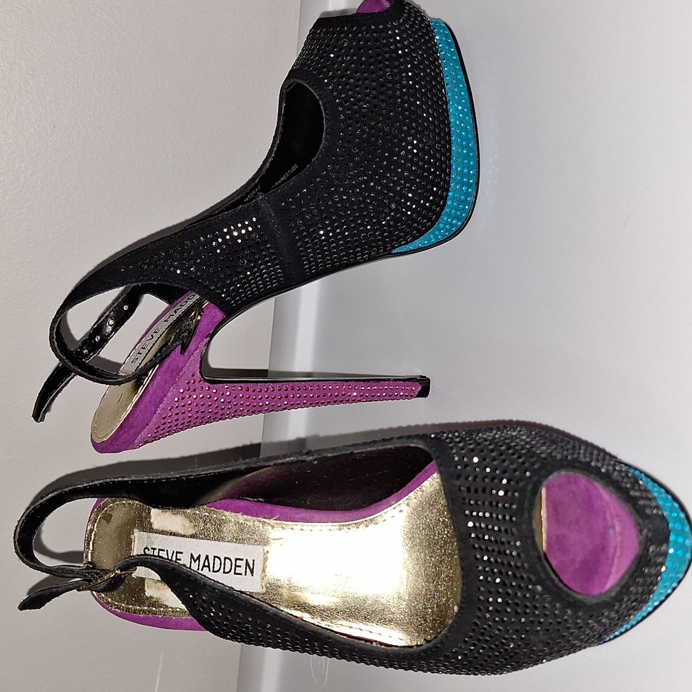 Multi-colored 😍 Steve Madden Slingback heels 🤤